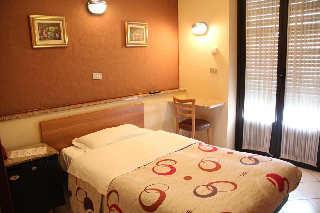 Hotel Persico Saluzzo Bilik gambar
